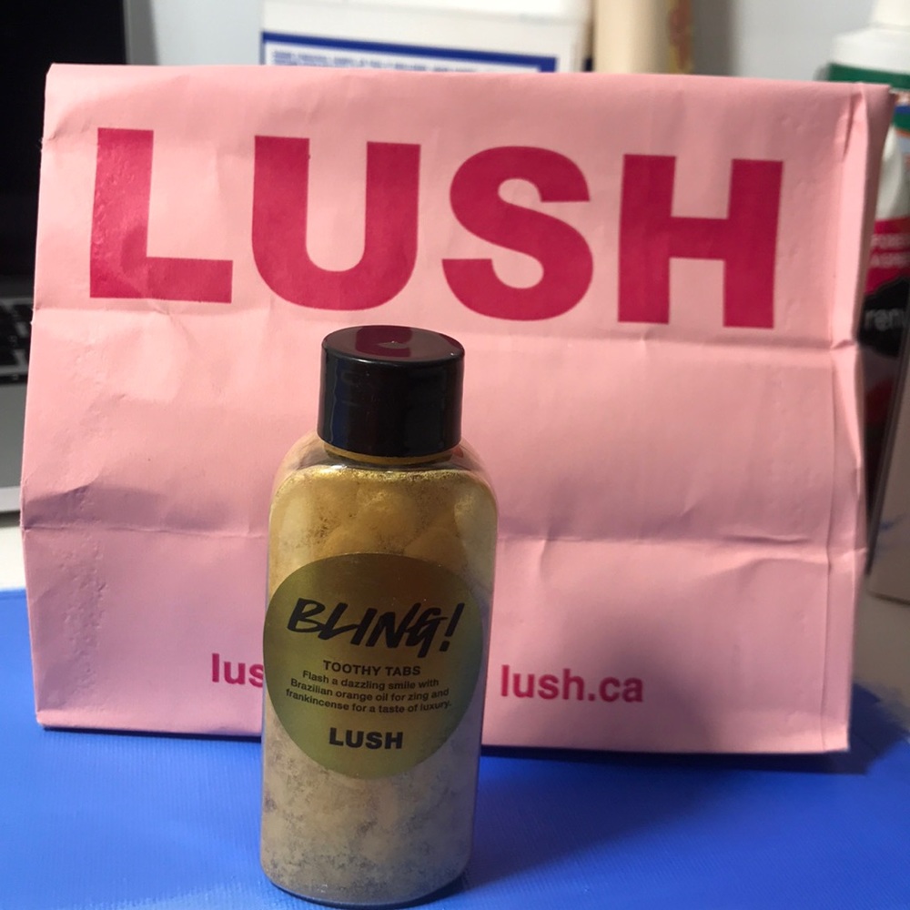 Lush toothy tabs